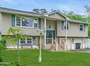 587 Montana Dr, Toms River, NJ 08753