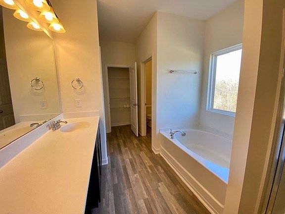 2nd image of 224 Timberline Oak Dr