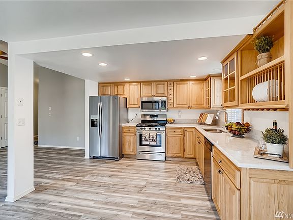 5th image of 5630 138th Pl NE