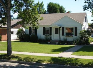 122 Park Ave S, Park River, ND 58270