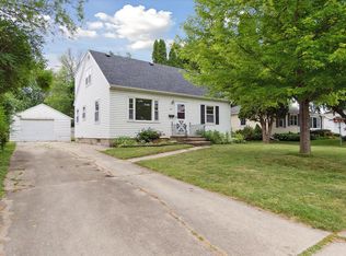 509 Leonard St, De Pere, WI 54115