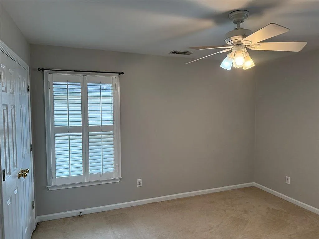 4 bed, 2.5 bath, 3054 sqft, $2,600 — Photo 3