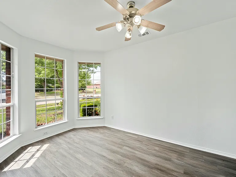 2130 Harvester Dr — Photo 8