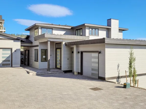 2580 NW Awbrey Point Cir #1&2, Bend, OR 97703