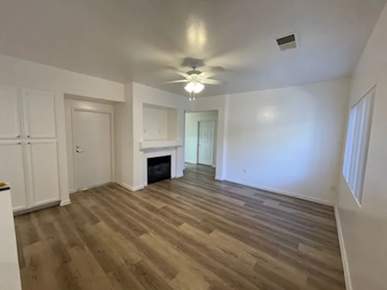 2219 Cullen Ct — Photo 3