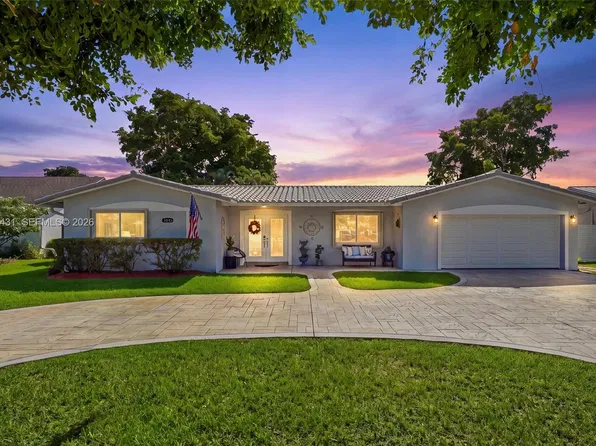 1631 NW 109th Ter, Pembroke Pines, FL 33026