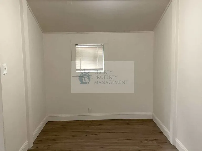 729 E Yosemite Ave — Photo 5