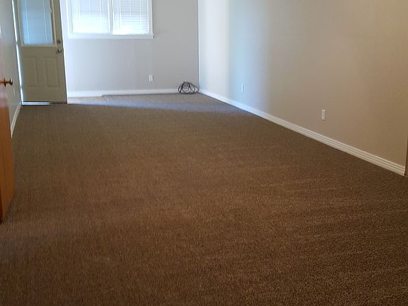 Living/dining area