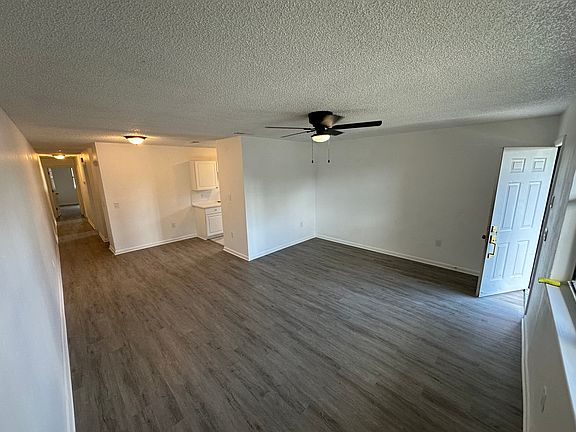 4th image of 1140 Gilmore Ave