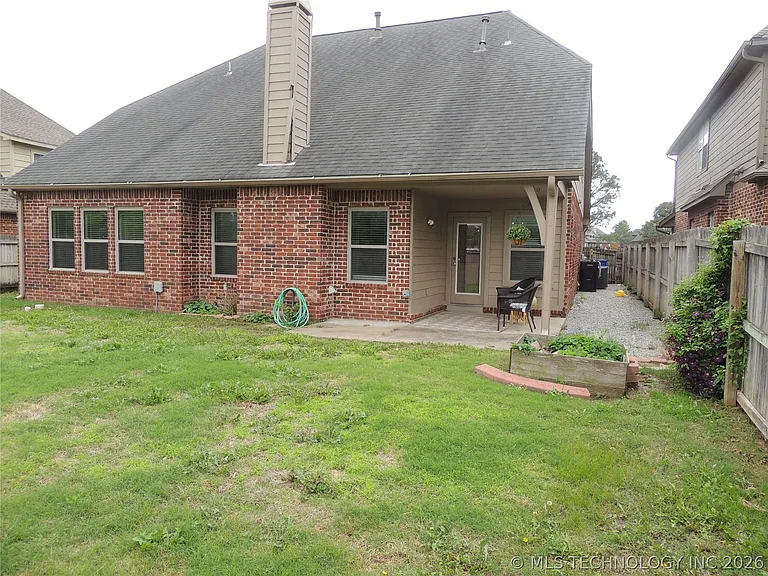 4416 W Indianola St — Photo 75