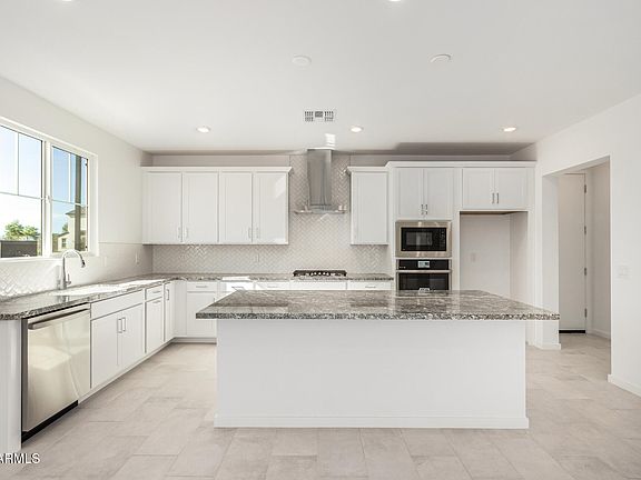 4th image of 2446 W MAXIMO Way