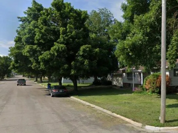910 11th St, Granite Falls, MN 56241