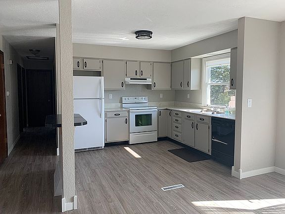 3rd image of 1210 Mount Loretta Ave