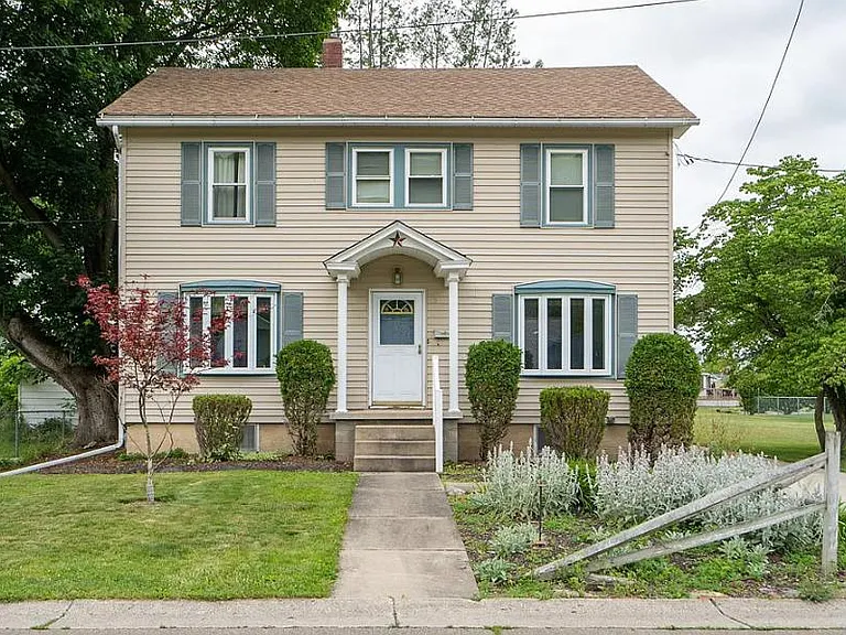 30 Cameron Ave — Photo 1