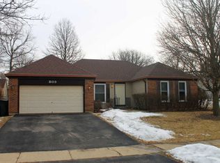 809 Brentwood Dr, Cary, IL 60013