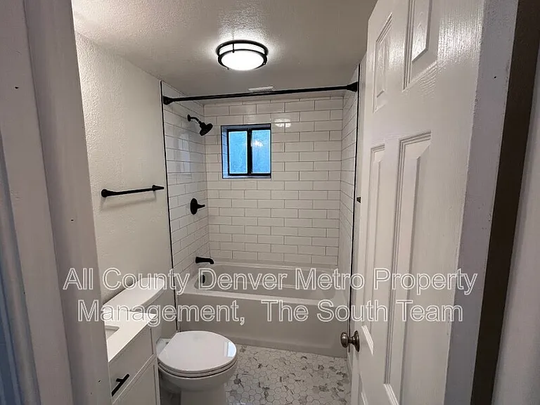 2820 S Acoma St — Photo 7