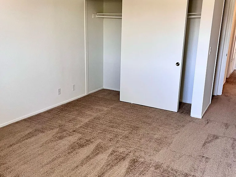 Royal Oaks Apartments in Bermuda Dunes — Photo 14