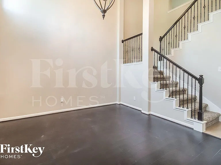 4485 Costa Brava Park — Photo 2