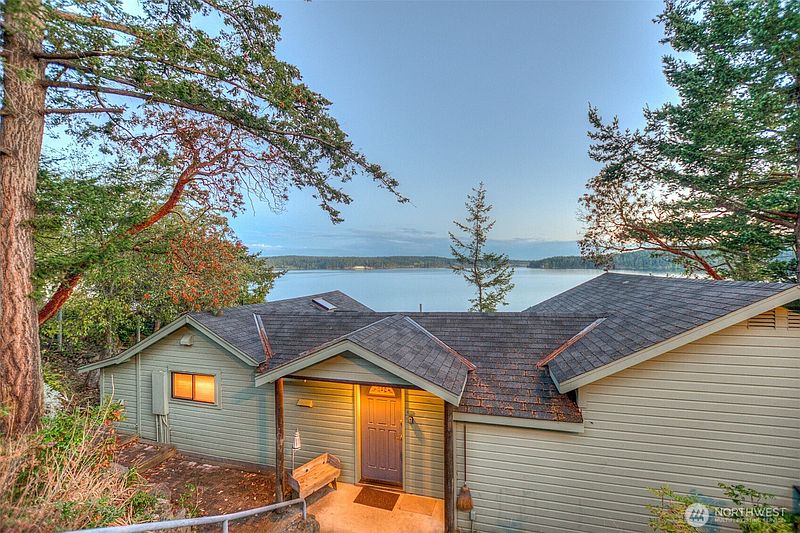 3rd image of 8278 Orcas Road