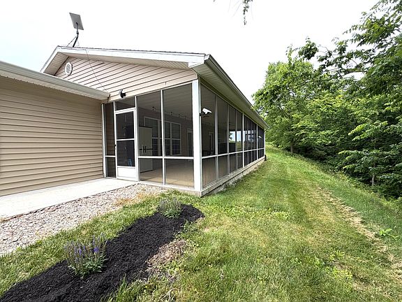 4th image of 743 Keenon Rd