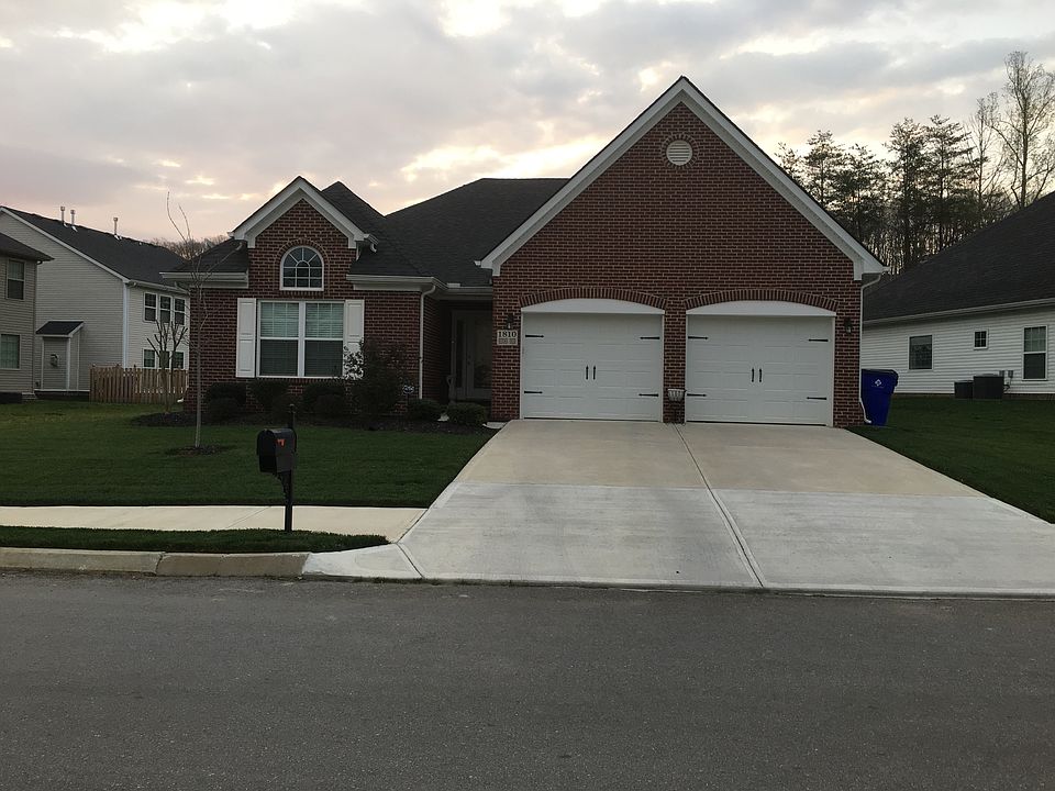 Brick/Vinyl Rancher