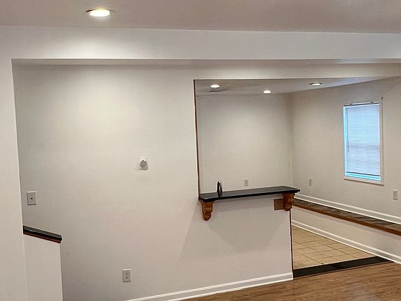 5th image of 2800 Hartford Ave APT 4