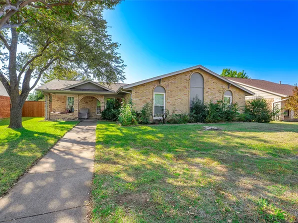 1317 River Oaks Dr, Flower Mound, TX 75028