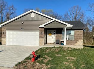 608 Rockshire Dr, Herculaneum, MO 63048