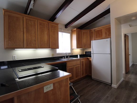 3rd image of 1433 Cottage St