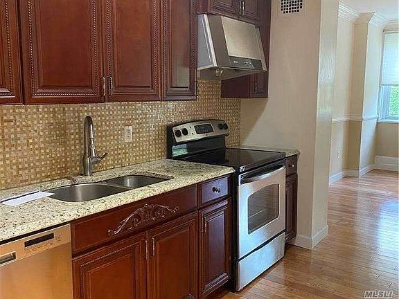 4th image of One Kensington Pl #223