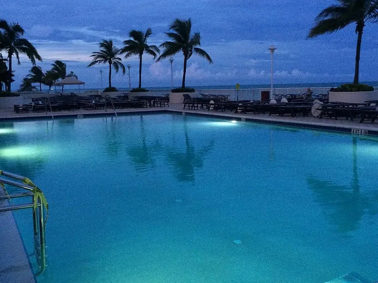 1890 S Ocean Dr #XX01 — Photo 1