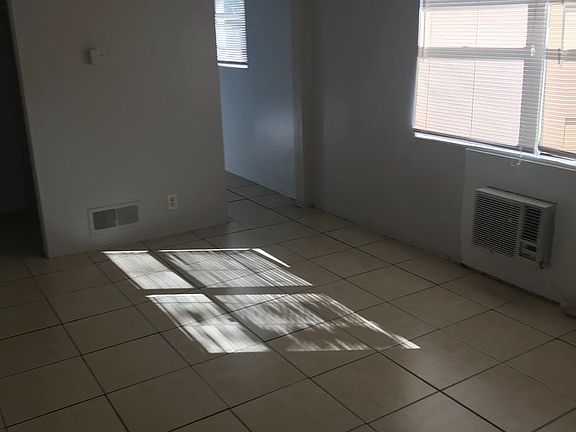 3rd image of 1101 16th St N APT 06