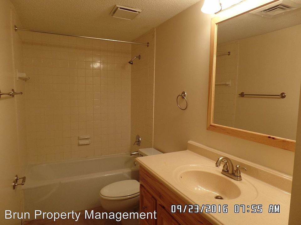 1st image of 22 Canberra Dr