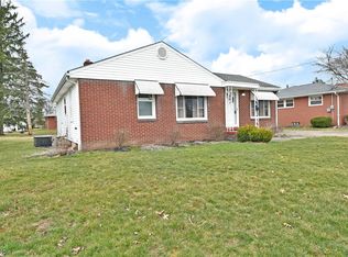 2111 Beechwood St NE, Warren, OH