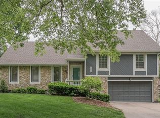 9025 Alden St, Lenexa, KS 66215