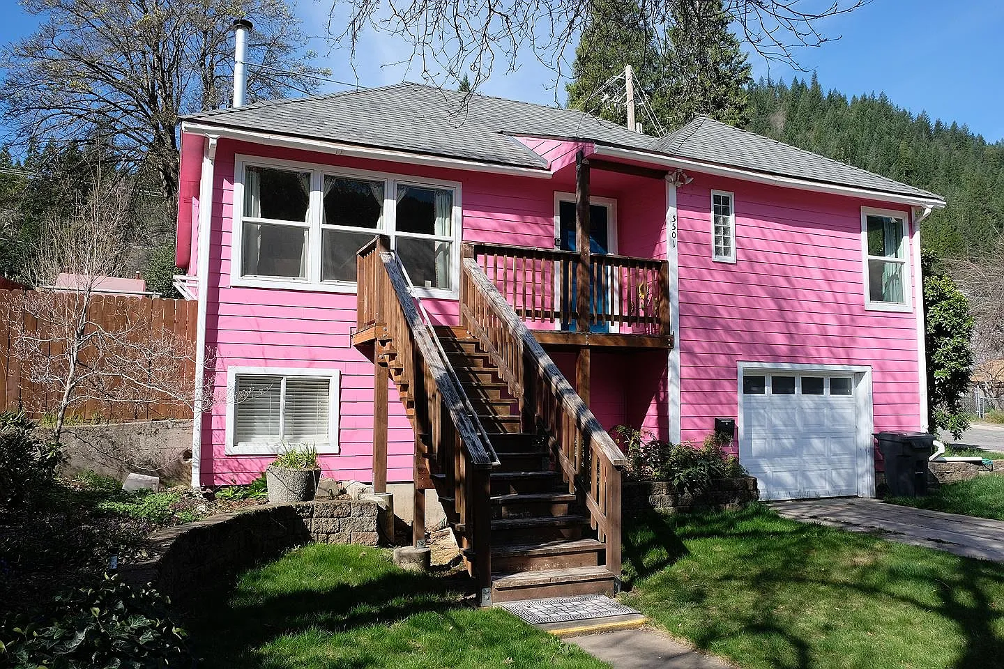 5501 Dunsmuir Ave photo 1