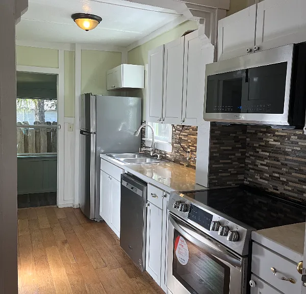 3534 Haines Rd N — Photo 5