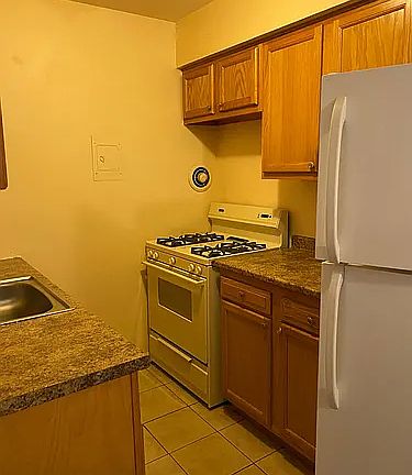 3rd image of 910 W Euclid Ave APT 101