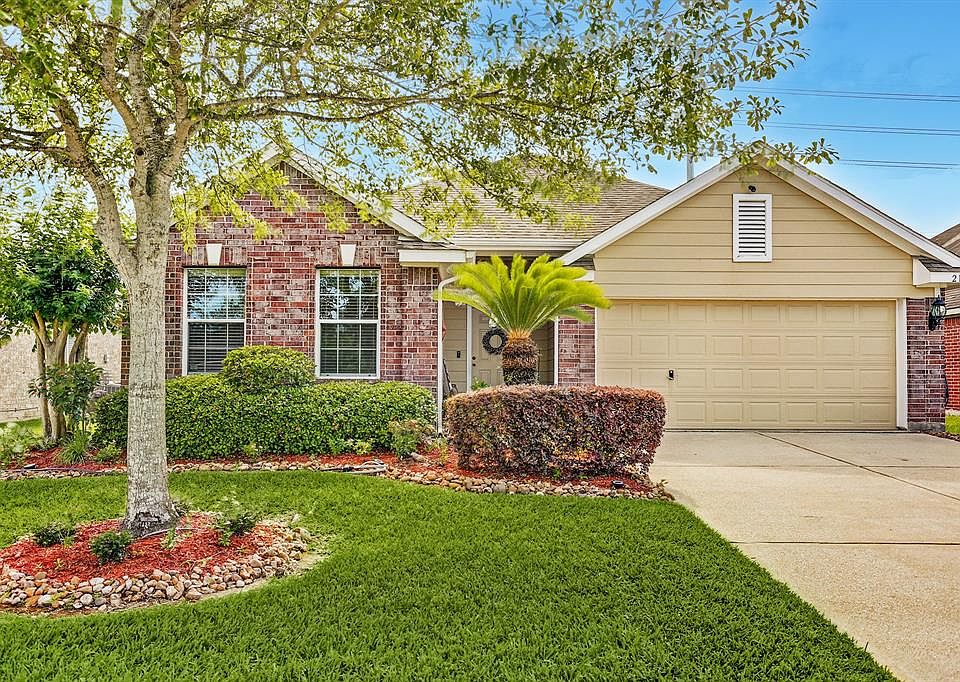 1st image of 2134 Longwood Dr