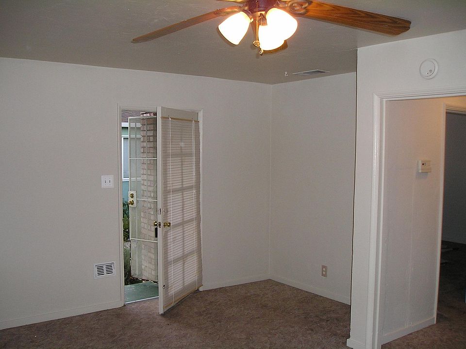 2nd image of 222 McLeod St