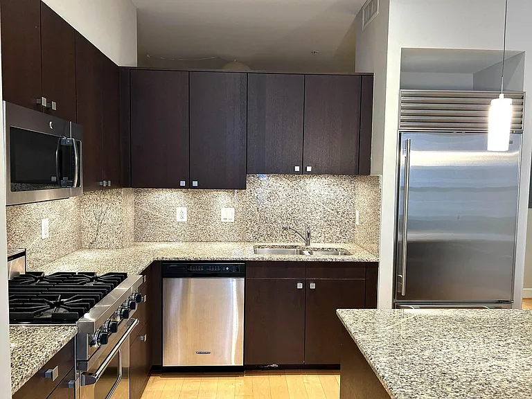 2425 L St NW #421 — Photo 8