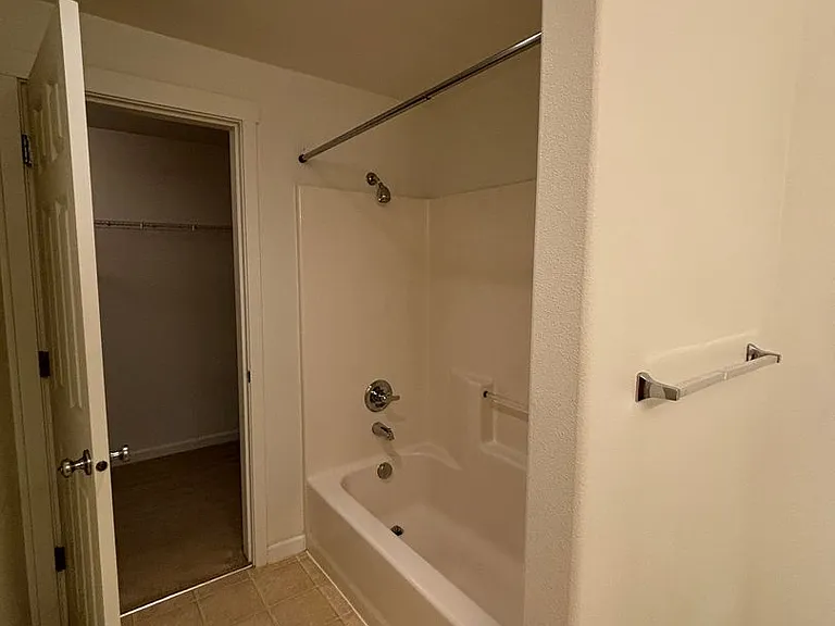 730 NW 185th Ave — Photo 10
