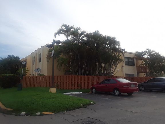 2nd image of 8877 Fontainebleau Blvd APT 106