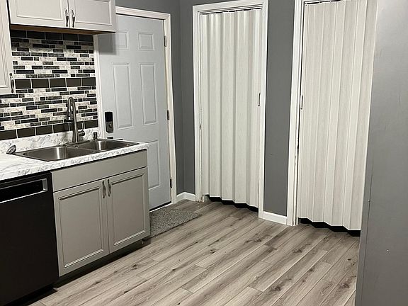 4th image of 923 McPherson Ave #2