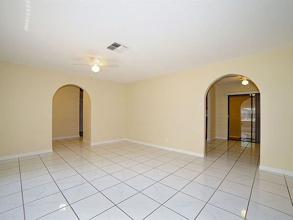 4th image of 7325 Winchester Dr