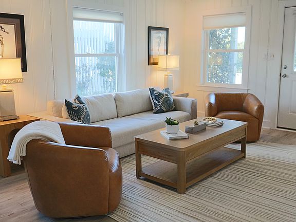 Downstairs unit-- living room