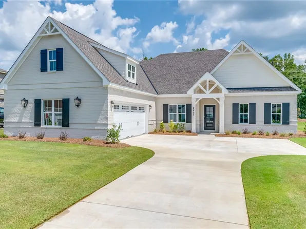 2805 Rainmaker Run Dr, Auburn, AL 36832
