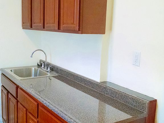 4th image of 351 E 21st St APT 3G