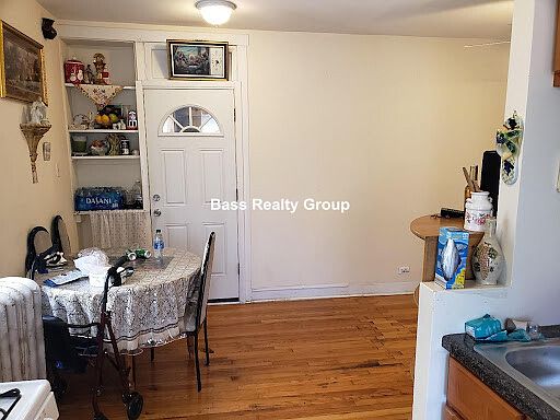 5th image of 5945 N Greenview Ave APT 3G