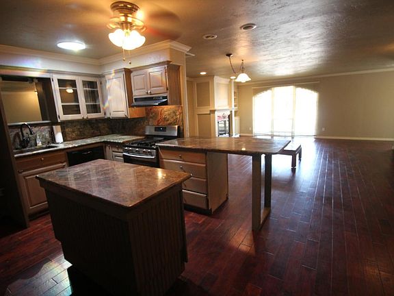 3rd image of 3000 Rosewood Ln